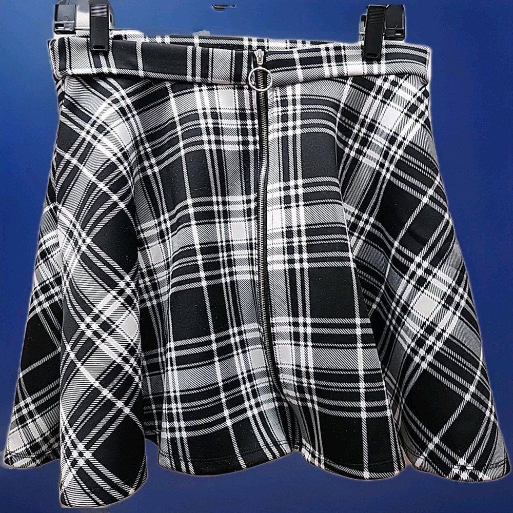 Hot Topic Black And White Plaid Skater‎ Mini Skirt Medium Juniors Size